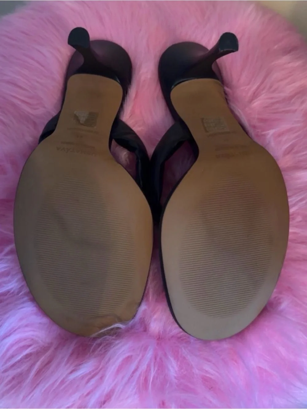 NWOT- Ushatava Black Knotted Toe-Post Heeled Sandals